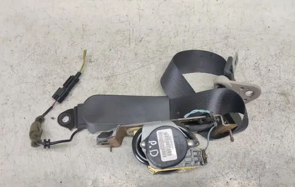 Chrysler Pacifica Front seatbelt