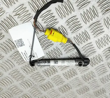 Audi Q7 4M Bonnet Pedestrian Airbag Actuator 4M0823823