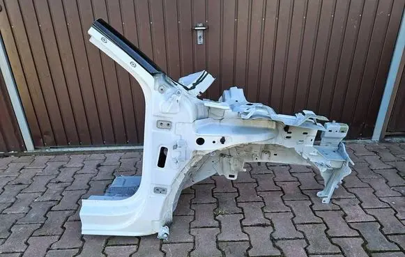Opel Mokka B Side car body part 