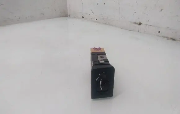 Volkswagen Bora Seat heating switch 1J0963564B