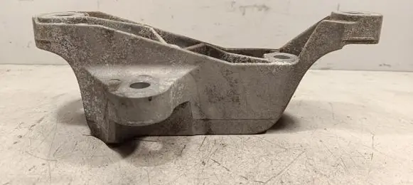 Opel Insignia B Gearbox mounting bracket