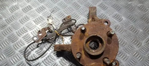 Toyota Corolla Verso E121 Front wheel hub