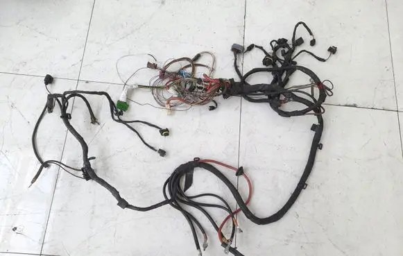 Mercedes-Benz E W212 Engine installation wiring loom 2125402533