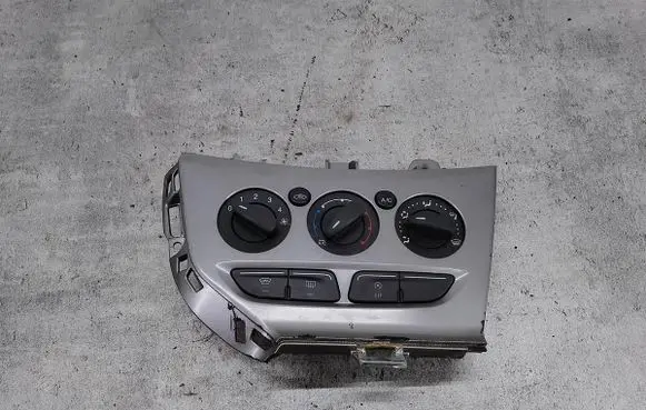 Ford Focus Climate control/heater control trim 