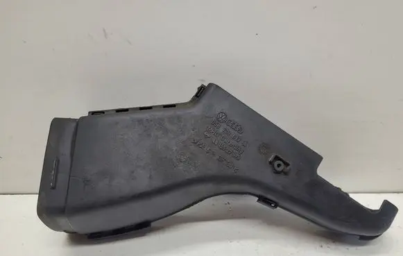 Volkswagen PASSAT B5 Air intake duct part 058129617