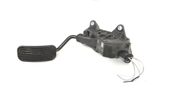 Volkswagen PASSAT B6 Accelerator throttle pedal 78110F4040