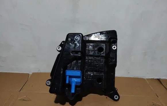 Audi A4 S4 B9 8W AdBlue liquid reservoir 4067411AD