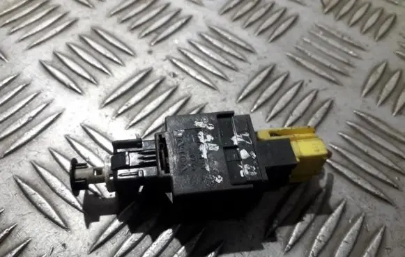 Volvo S70 V70 V70 XC Brake pedal sensor switch VOLVO4970 4970