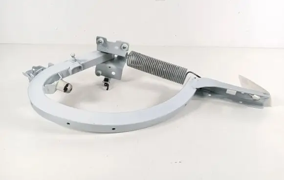 Tailgate/trunk/boot hinge