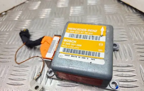 Mercedes-Benz CL C140 Airbag control unit/module 0008209726 085001088