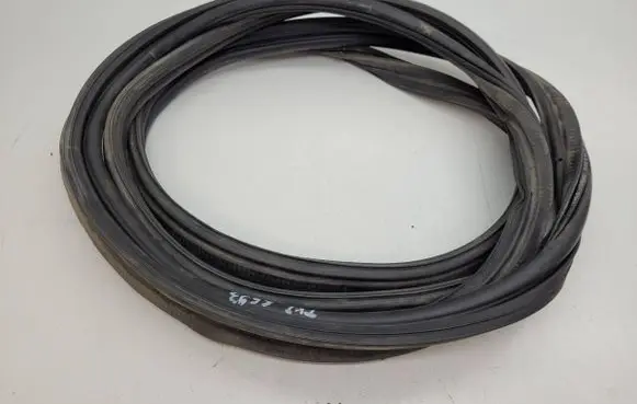Ford Transit Custom Trunk rubber seal (body)