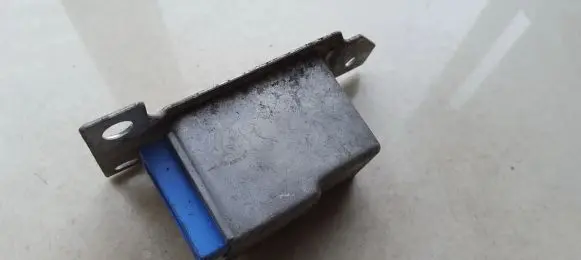 Mazda 626 Airbag deployment crash/impact sensor ge4t57kd0b