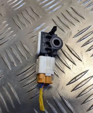 Hyundai Santa Fe Airbag deployment crash/impact sensor