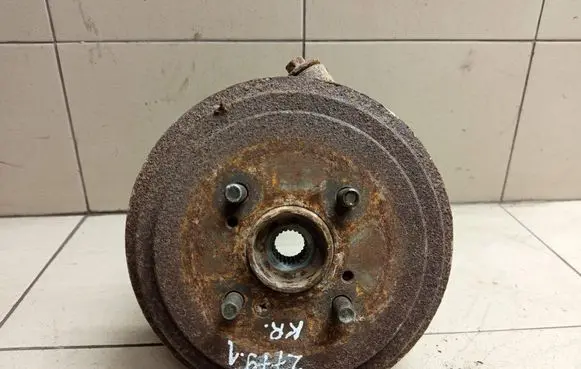 Suzuki Liana Rear wheel hub spindle/knuckle 