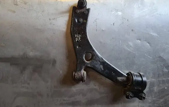 Volvo V50 Front lower control arm/wishbone 2040620585