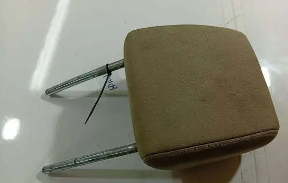 Ford Fiesta Front seat headrest 