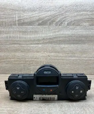 Renault Megane II Climate control unit 8200344840