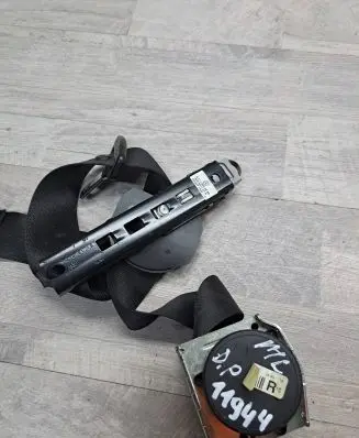 Mercedes-Benz ML W164 Front seatbelt 6090309