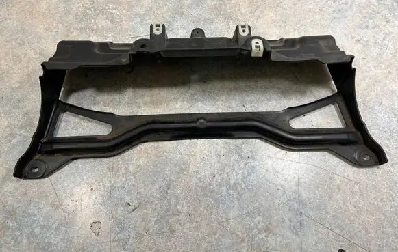 BMW i3 Intercooler air guide/duct channel 7294627