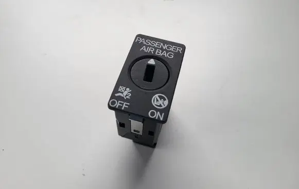Skoda Octavia Mk3 (5E) Passenger airbag on/off switch 