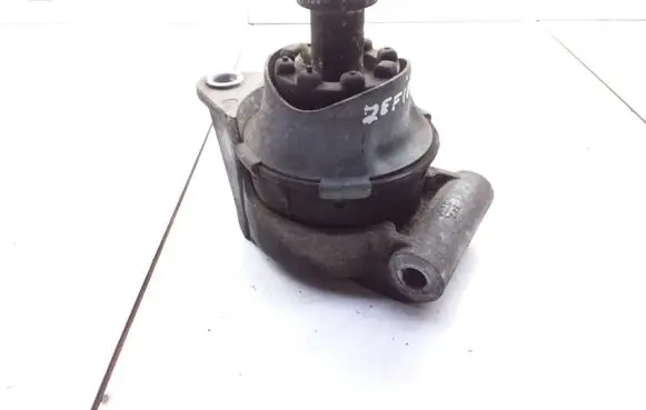 Opel Zafira B Engine mount bracket 24427641