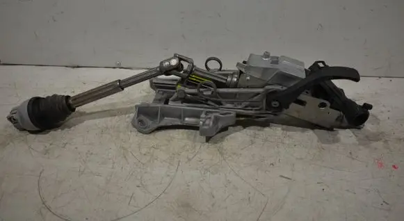 Ford Focus Steering wheel axle 7G913F880