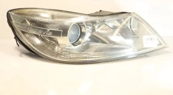 Skoda Octavia Mk2 (1Z) Headlight/headlamp E12634