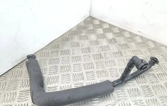 BMW X3 F25 Breather hose/pipe 7581815