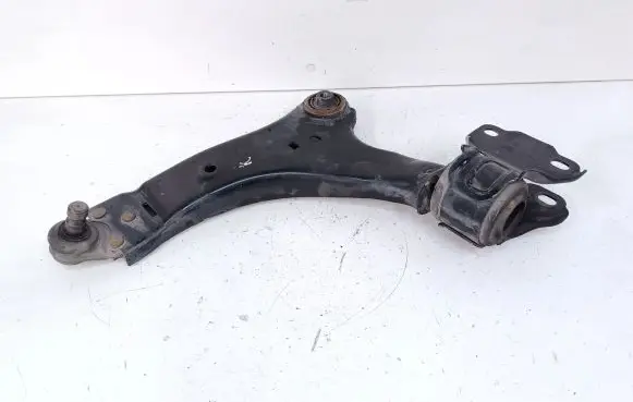 Volvo XC60 Front lower control arm/wishbone 8G9N3A053A