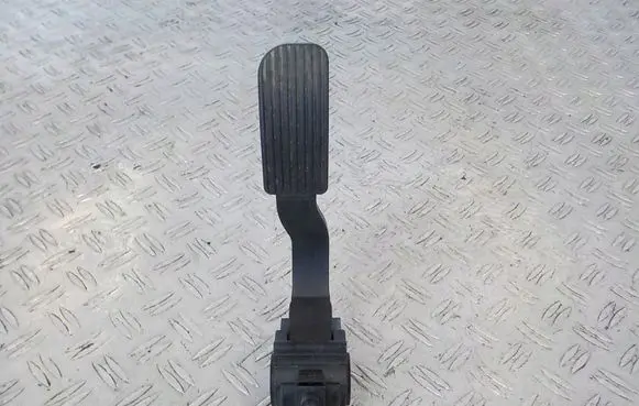 Mercedes-Benz Vito Viano W447 Accelerator throttle pedal A9073010200