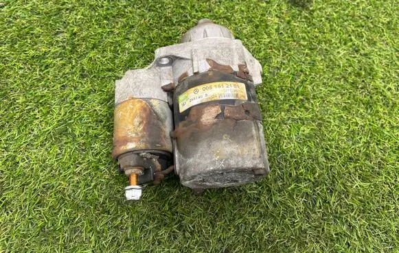 Mercedes-Benz B W245 Starter motor 0051512101 D7E38 2683AG