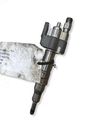 BMW 1 E81 E87 Fuel injector 101026