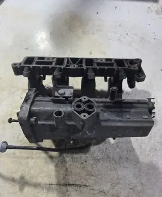 Ford Mondeo Mk III Intake manifold M738A