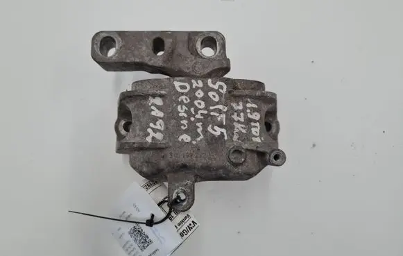 Volkswagen Golf V Engine mount bracket 1K0199262AS 1K0199262