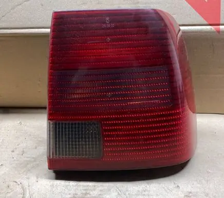 Volkswagen PASSAT B5 Rear/tail lights 3B5945257