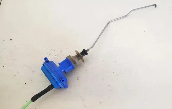 Audi 80 90 S2 B4 Central locking vacuum pump 893862153d