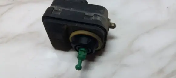 Volvo S80 Headlight level adjustment motor 