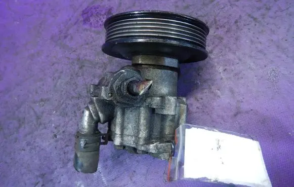 Volkswagen Polo III 6N 6N2 6NF Power steering pump