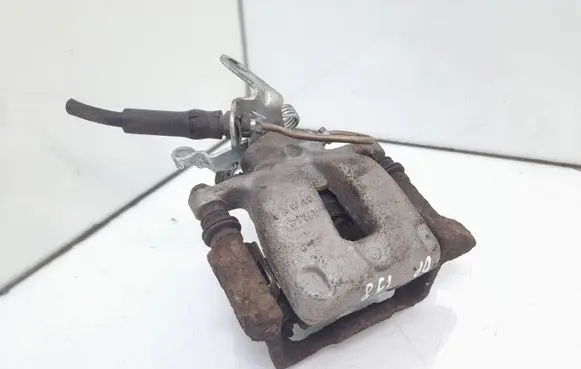 Skoda Octavia Mk2 (1Z) Front brake caliper