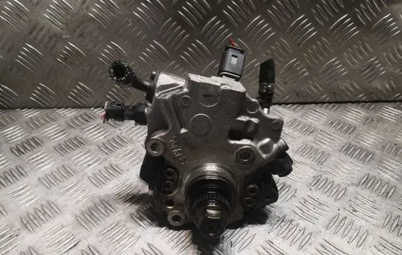 Mercedes-Benz SLK R172 Mechanical fuel pump 6510701701 A6510701701