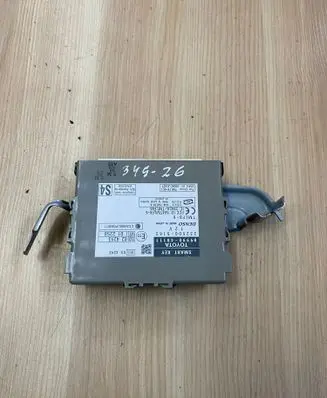 Lexus RX 450H Keyless (KESSY) go control unit/module 8999048111