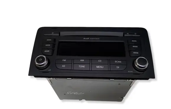 Audi A3 S3 8L Radio/CD/DVD/GPS head unit 8P0035186G