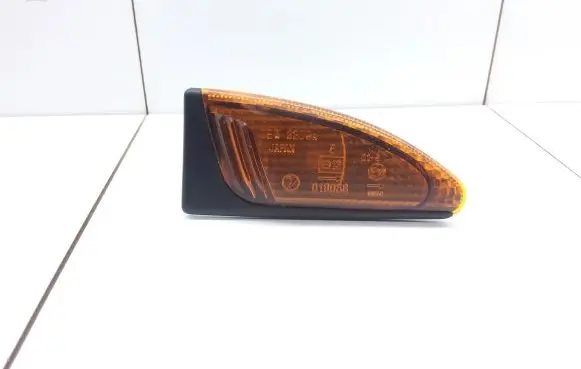 Subaru Legacy Front fender indicator light 010058 220902