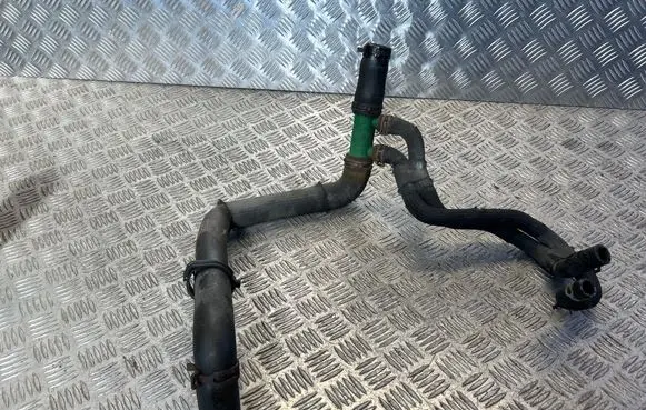 Coolant pipe/hose