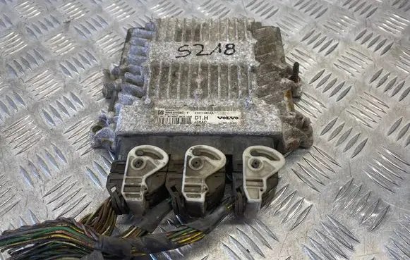 Volvo V50 Engine control unit/module 31211081AA 5WS40328C J38AC