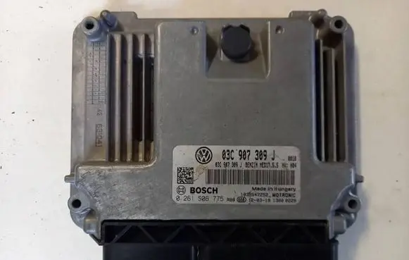 Volkswagen Tiguan Engine control unit/module 03C907309J 0261S06775