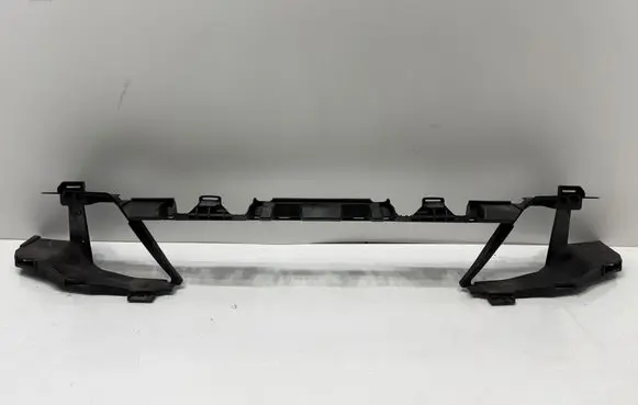 BMW 7 G70 Intercooler air guide/duct channel 51115A16D75 15857711 5A16D75