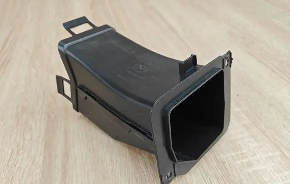 BMW X4 G02 Cabin air duct channel 7400005