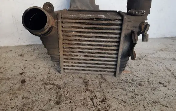 Volkswagen Golf V Intercooler radiator