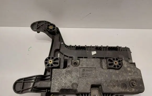 Volkswagen Golf VI Battery tray 1K0915333 1K0915325A